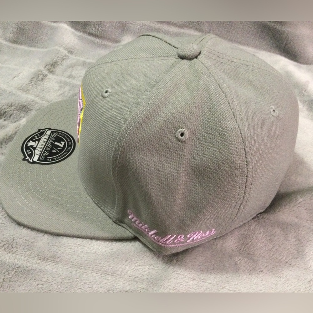 Mitchell & Ness New Jersey Nets Gray and Pink Fitted Hat - Picture 4 of 9